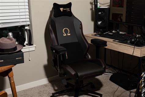 secretlab omega review